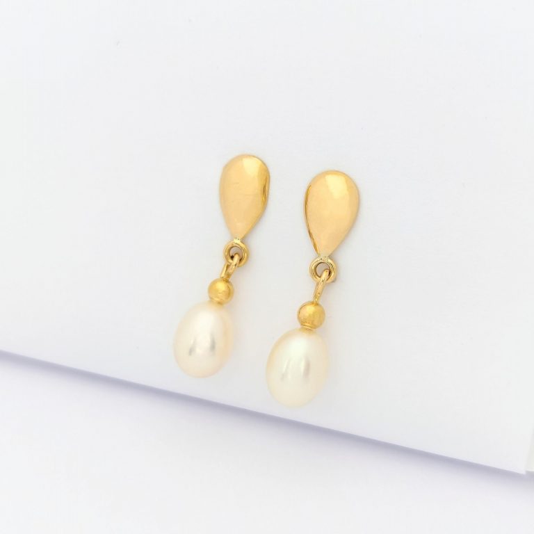 Boucles d’oreilles or jaune et perle
