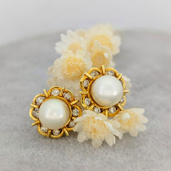 Boucles d'oreilles en or jaune perles et diamants
